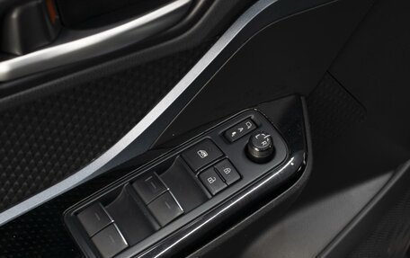 Toyota C-HR I рестайлинг, 2020 год, 2 830 000 рублей, 17 фотография