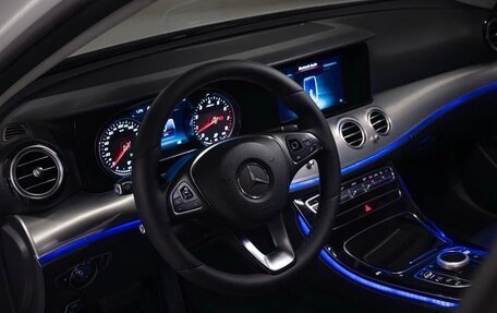 Mercedes-Benz E-Класс, 2017 год, 2 750 000 рублей, 6 фотография