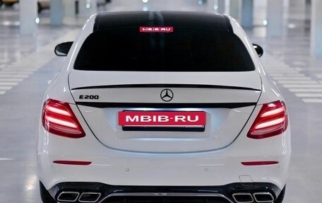 Mercedes-Benz E-Класс, 2017 год, 2 750 000 рублей, 4 фотография