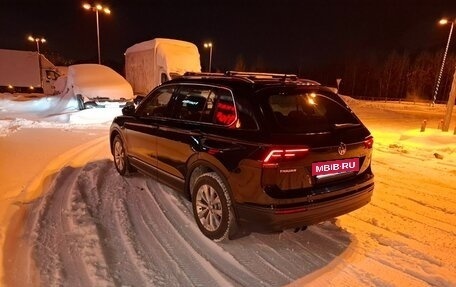 Volkswagen Tiguan II, 2017 год, 2 300 000 рублей, 2 фотография