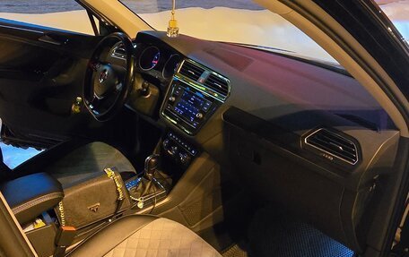 Volkswagen Tiguan II, 2017 год, 2 300 000 рублей, 8 фотография