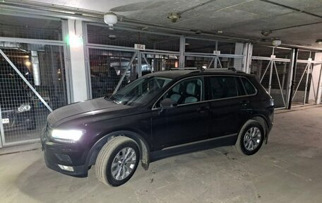 Volkswagen Tiguan II, 2017 год, 2 300 000 рублей, 13 фотография