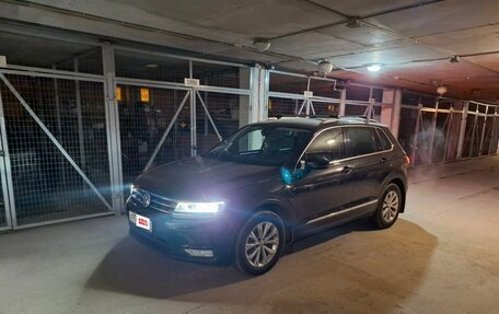 Volkswagen Tiguan II, 2017 год, 2 300 000 рублей, 16 фотография