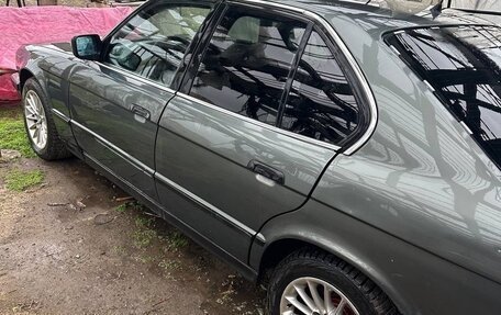 BMW 5 серия, 1988 год, 300 000 рублей, 1 фотография