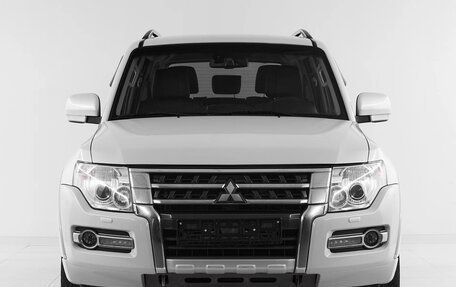 Mitsubishi Pajero IV, 2015 год, 2 395 000 рублей, 2 фотография