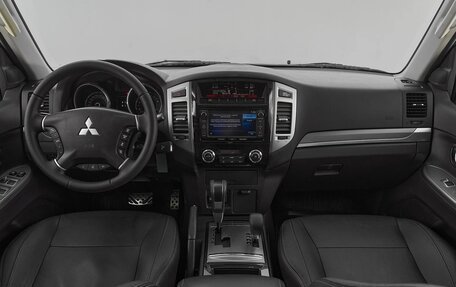 Mitsubishi Pajero IV, 2015 год, 2 395 000 рублей, 8 фотография