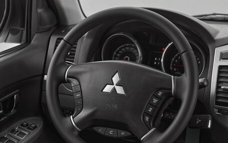 Mitsubishi Pajero IV, 2015 год, 2 395 000 рублей, 10 фотография