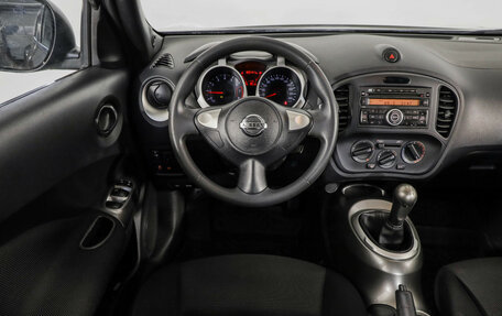 Nissan Juke II, 2013 год, 949 000 рублей, 11 фотография