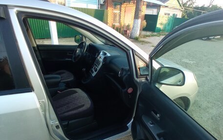 KIA Carens III (RP), 2010 год, 750 000 рублей, 5 фотография