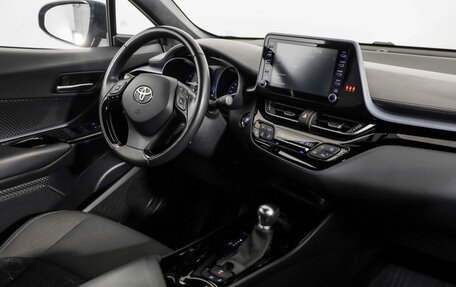 Toyota C-HR I рестайлинг, 2021 год, 2 749 000 рублей, 9 фотография