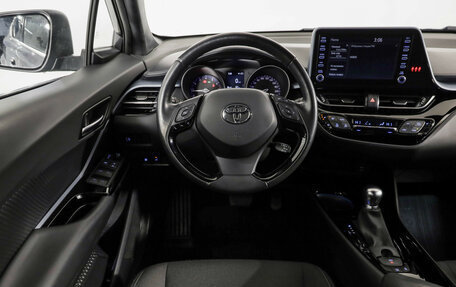 Toyota C-HR I рестайлинг, 2021 год, 2 749 000 рублей, 11 фотография