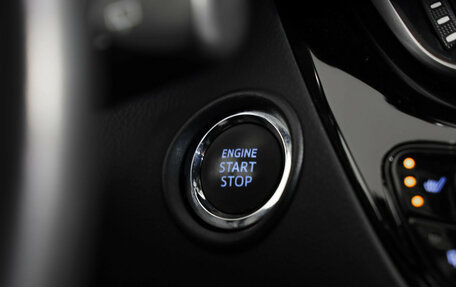 Toyota C-HR I рестайлинг, 2021 год, 2 749 000 рублей, 16 фотография