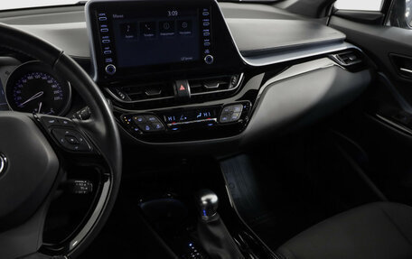 Toyota C-HR I рестайлинг, 2021 год, 2 749 000 рублей, 19 фотография