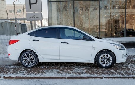 Hyundai Solaris II рестайлинг, 2015 год, 1 035 000 рублей, 6 фотография