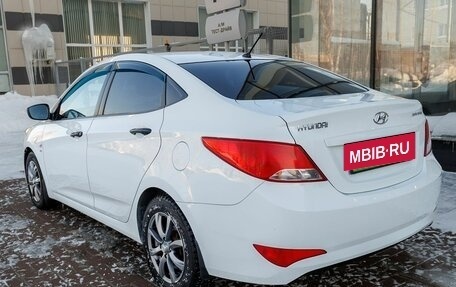 Hyundai Solaris II рестайлинг, 2015 год, 1 035 000 рублей, 3 фотография