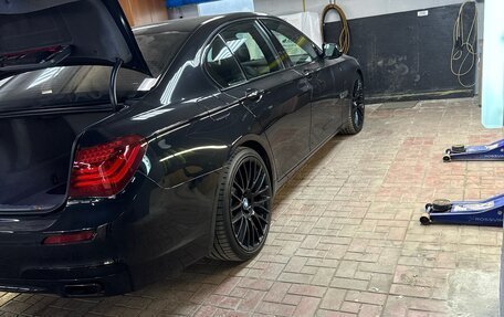 BMW 7 серия, 2014 год, 3 300 000 рублей, 23 фотография