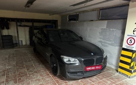 BMW 7 серия, 2014 год, 3 300 000 рублей, 16 фотография