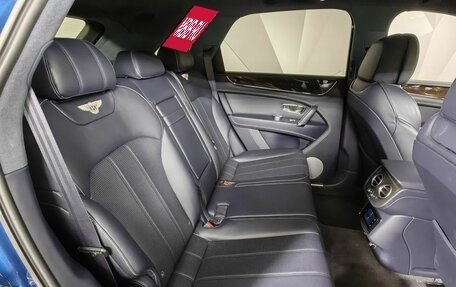 Bentley Bentayga I, 2017 год, 11 000 000 рублей, 16 фотография