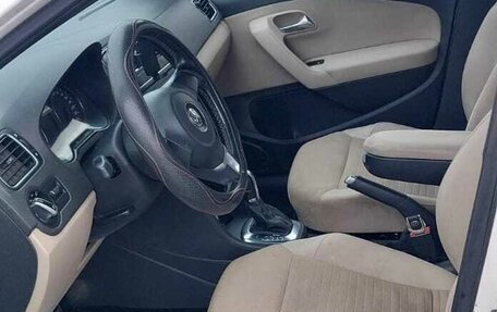 Volkswagen Polo VI (EU Market), 2012 год, 880 000 рублей, 10 фотография