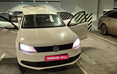 Volkswagen Jetta VI, 2014 год, 750 000 рублей, 3 фотография