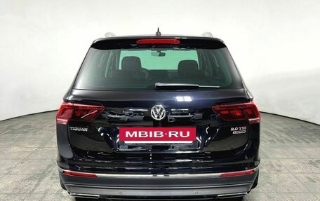 Volkswagen Tiguan II, 2017 год, 3 200 000 рублей, 6 фотография