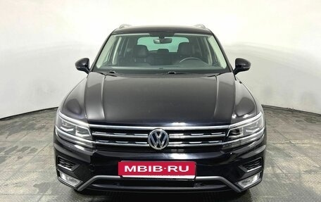 Volkswagen Tiguan II, 2017 год, 3 200 000 рублей, 2 фотография