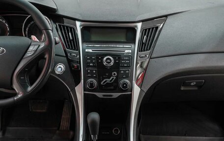 Hyundai Sonata VI, 2010 год, 900 000 рублей, 7 фотография