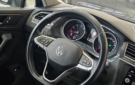 Volkswagen Tiguan II, 2020 год, 3 099 000 рублей, 25 фотография