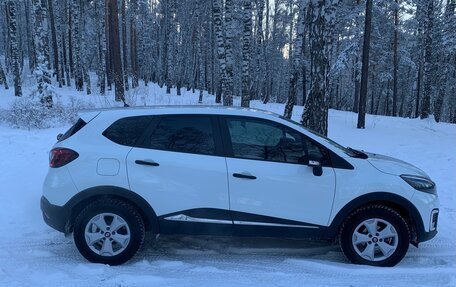 Renault Kaptur I рестайлинг, 2018 год, 1 390 000 рублей, 8 фотография