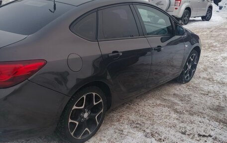 Opel Astra J, 2012 год, 650 000 рублей, 3 фотография