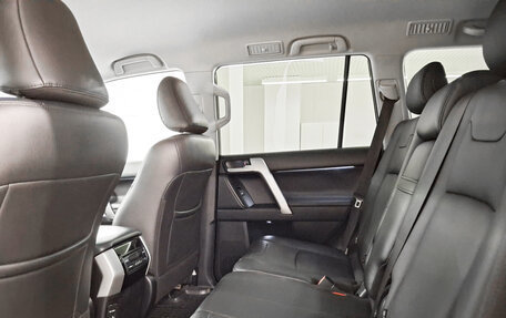 Toyota Land Cruiser Prado 150 рестайлинг 2, 2019 год, 4 919 000 рублей, 16 фотография