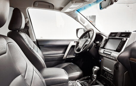 Toyota Land Cruiser Prado 150 рестайлинг 2, 2019 год, 4 919 000 рублей, 15 фотография