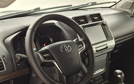 Toyota Land Cruiser Prado 150 рестайлинг 2, 2019 год, 4 919 000 рублей, 24 фотография