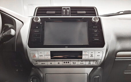 Toyota Land Cruiser Prado 150 рестайлинг 2, 2019 год, 4 919 000 рублей, 19 фотография