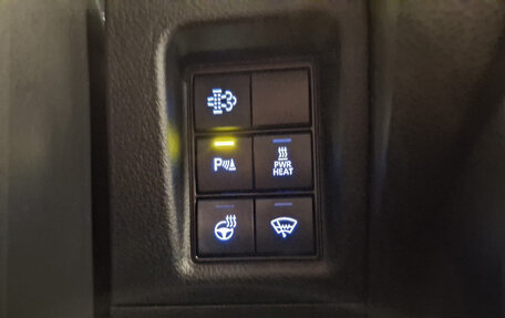 Toyota Land Cruiser Prado 150 рестайлинг 2, 2019 год, 4 919 000 рублей, 28 фотография