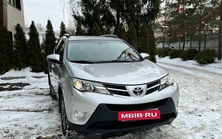 Toyota RAV4, 2015 год, 1 797 000 рублей, 3 фотография