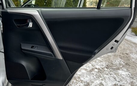 Toyota RAV4, 2015 год, 1 797 000 рублей, 22 фотография