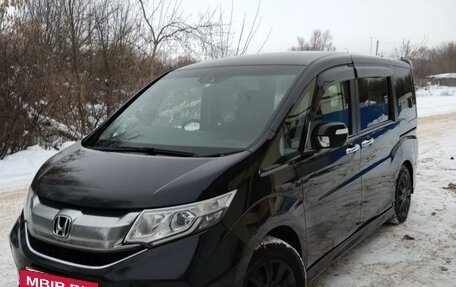 Honda Stepwgn IV, 2017 год, 1 900 000 рублей, 3 фотография