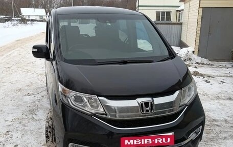 Honda Stepwgn IV, 2017 год, 1 900 000 рублей, 2 фотография