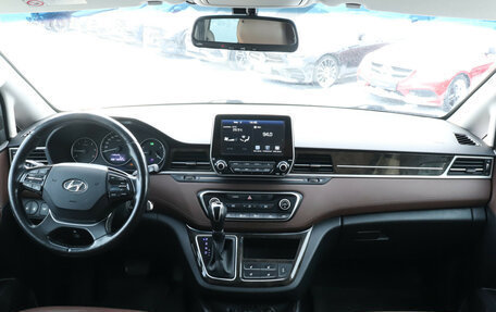 Hyundai Grand Starex Grand Starex I рестайлинг 2, 2019 год, 4 200 000 рублей, 12 фотография