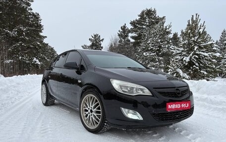 Opel Astra J, 2011 год, 650 000 рублей, 1 фотография