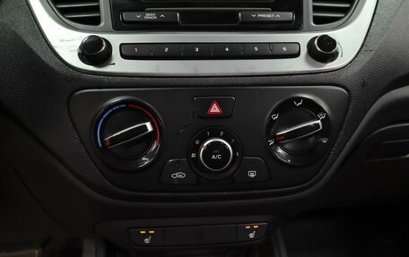 Hyundai Solaris II рестайлинг, 2018 год, 1 014 000 рублей, 13 фотография