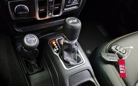 Jeep Wrangler, 2025 год, 8 200 000 рублей, 10 фотография