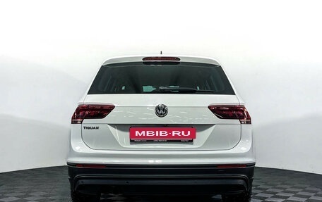 Volkswagen Tiguan II, 2019 год, 2 197 000 рублей, 6 фотография