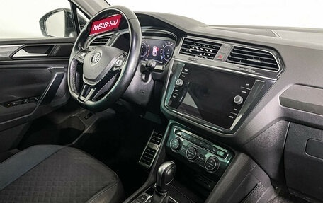 Volkswagen Tiguan II, 2019 год, 2 197 000 рублей, 9 фотография