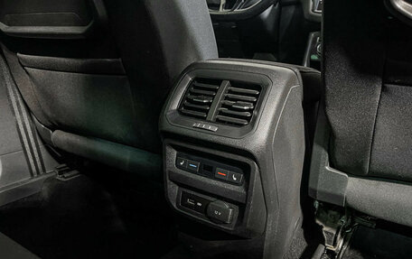 Volkswagen Tiguan II, 2019 год, 2 197 000 рублей, 15 фотография