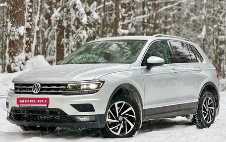Volkswagen Tiguan II, 2018 год, 2 947 000 рублей, 2 фотография