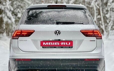 Volkswagen Tiguan II, 2018 год, 2 947 000 рублей, 8 фотография