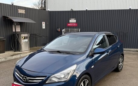 Hyundai Solaris II рестайлинг, 2016 год, 800 000 рублей, 2 фотография