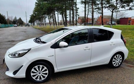 Toyota Aqua I, 2018 год, 1 100 000 рублей, 4 фотография